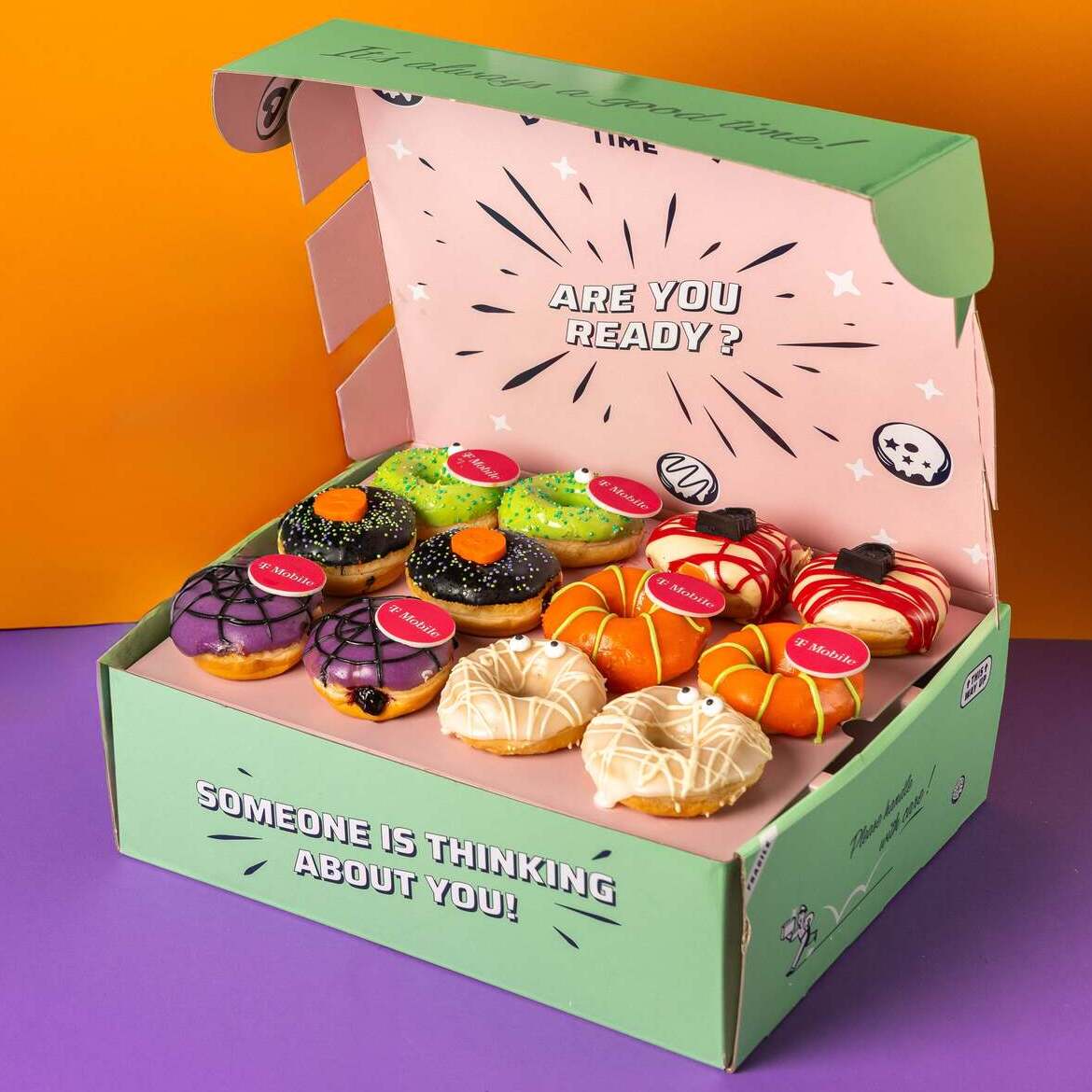 Halloween Office Box – 24 Mini-Donuts mit Logo (VG)