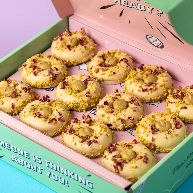 Caja de regalo de mini rosquillas "Rizz-tachio al horno" sin gluten (12 unidades)