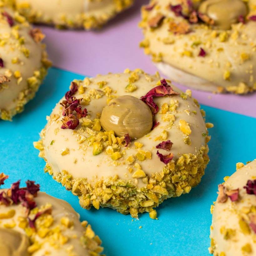Caja de regalo de mini rosquillas "Rizz-tachio al horno" sin gluten (12 unidades)