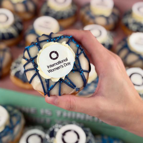 "Caja regalo donut "Especial Día de la Mujer