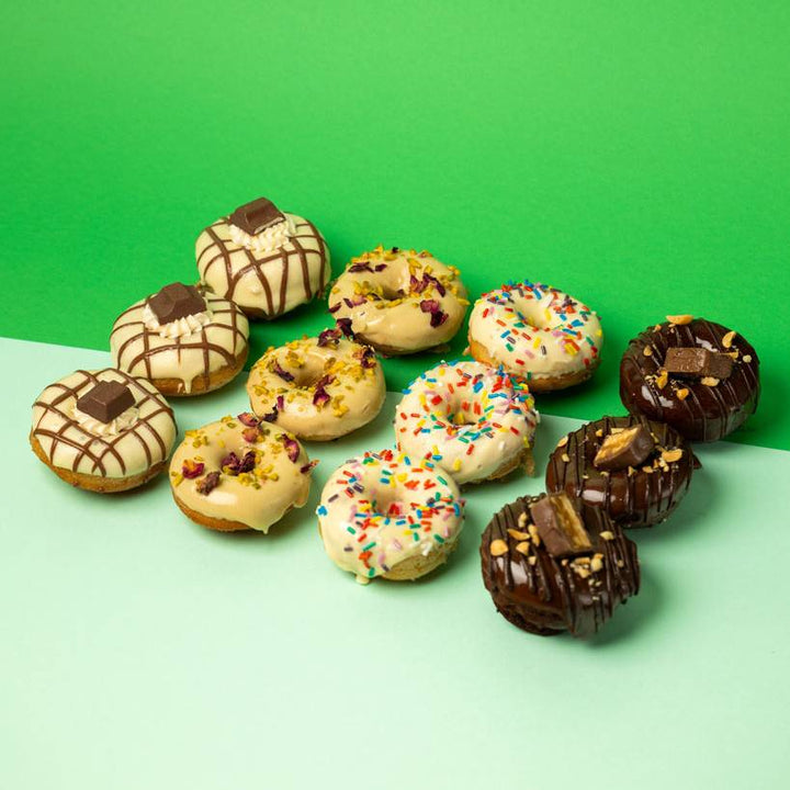 "Choccy Squad" caja de regalo de mini pasteles donut sin gluten
