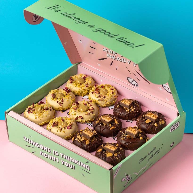 "Baked Chocolate-Pistachio" glutenfreundliche Mini-Kuchen-Donut Geschenkbox (12 Stück)